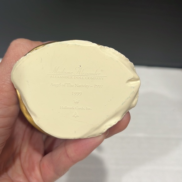 Sale 5 for $20. 1999 Hallmark/Madame Alexandar - Picture 6 of 6